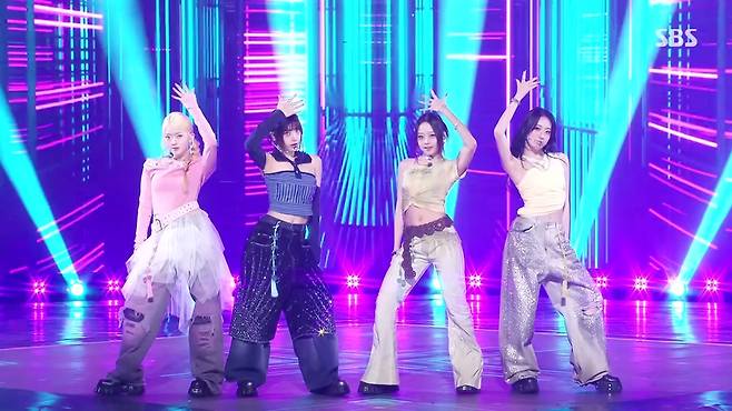 VVUP, 신곡 'House Party' 컴백 무대 화제..'다이내믹' 셔플 댄스+'폭발적' 에너지