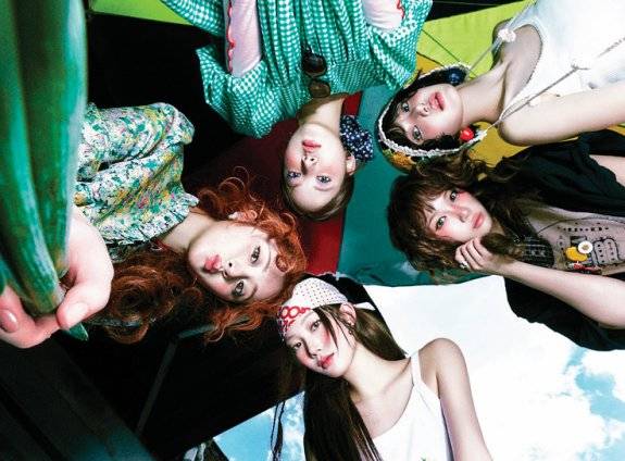 신곡 ‘스파게티’를 발표한 걸그룹 ‘르세라핌’. 쏘스뮤직 제공