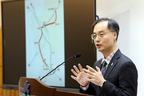 CTX 사업 설명하는 이복원 충북도 경제부지사. 연합뉴스 제공