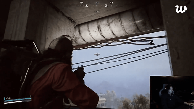 - 아크 레이더스를 플레이 중인 BTS 정국 (출처 : 위버스)