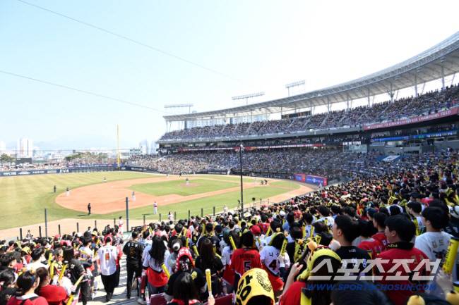 2만500석이 매진된 광주 기아 챔피언스필드. 스포츠조선DB