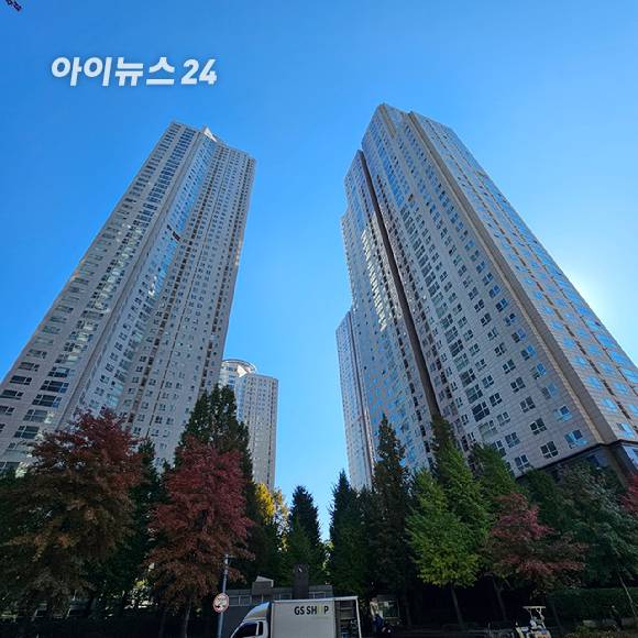 서울 광진구 자양동 더샵스타시티 주상복합아파트 전경. 2025.11.03 [사진=이효정 기자 ]