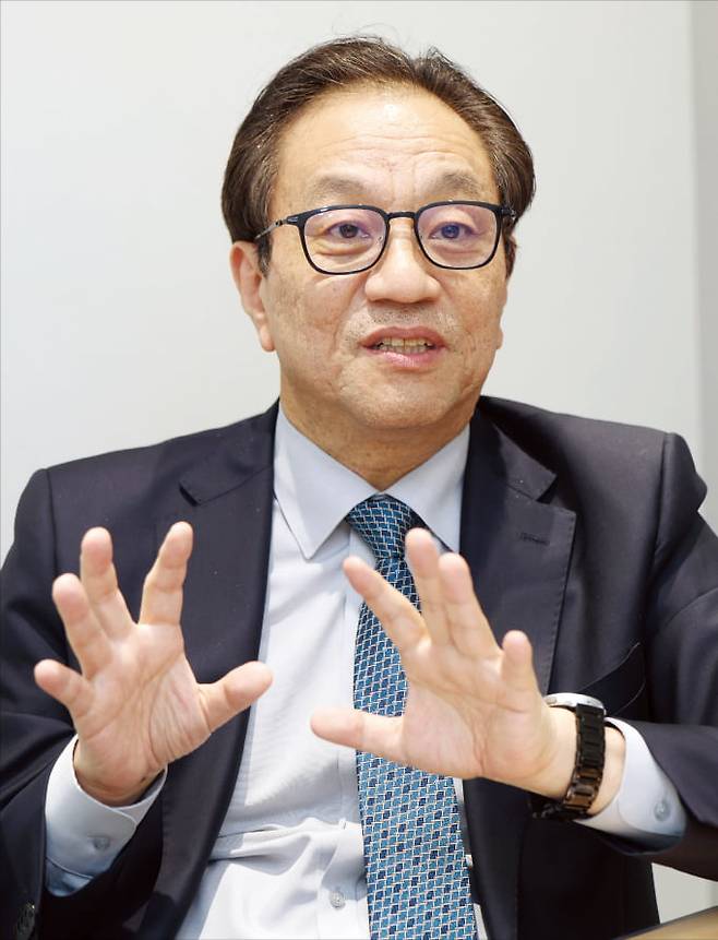 문진영 대통령실 사회수석이 용산 대통령실에서 한국경제신문과 인터뷰하고 있다.  김범준 기자