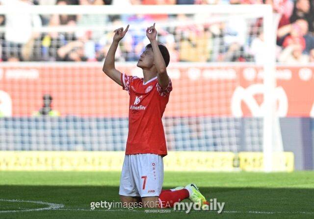 이재성이 독일 분데스리가 마인츠 경기에서 골 세리머니를 펼치고 있다. /게티이미지코리아