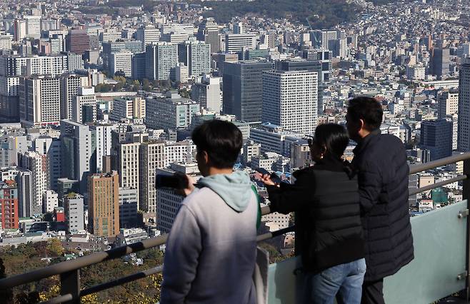 지난 3일 서울 남산에서 바라본 서울 시내 아파트 단지. [연합]