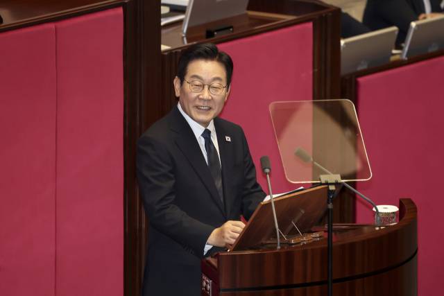 이재명 대통령이 4일 서울 여의도 국회 본회의장에서 내년도 정부 예산안에 대한 시정연설을 하고 있다. 연합뉴스