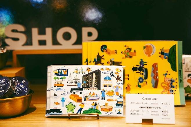 OMO 베이스에는 다양한 로컬 상품을 판매하고 있다