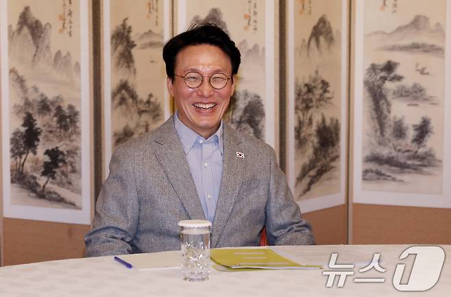 김민석 국무총리가 지난 2일 서울 종로구 총리공관에서 열린 제2회 ‘3+α(알파)’회의에서 발언하고 있다. (공동취재) 2025.11.2/뉴스1 ⓒ News1 황기선 기자