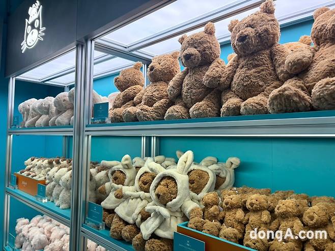 젤리캣 애착인형으로 유명한 바르톨로뮤 베어. 황소영 기자 fangso@donga.com