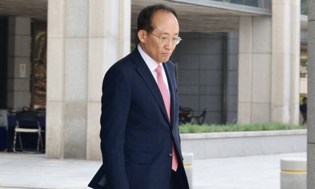 국회의 계엄 해제 의결을 방해한 의혹을 받는 추경호 전 국민의힘 원내대표가 지난달 30일 서울 서초구 서울고등검찰청에 마련된 내란 특검팀 사무실에 피의자 신분으로 첫 출석하고 있다. 정용일 선임기자 yongil@hani.co.kr