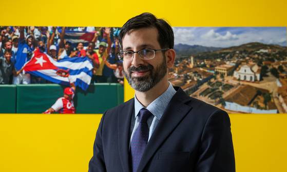 클라우디오 몬손 라울 바에사 주한 쿠바 대사가 쿠바 대사관에서 중앙일보와 인터뷰했다. 우상조 기자