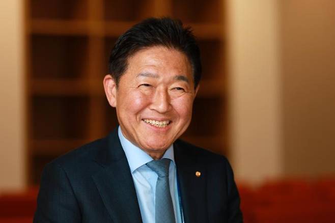 박종범 세계한인경제무역협회 회장(영산그룹 회장)이 지난달 28일 ‘2025 코리아비즈니스엑스포’가 열린 인천 송도 컨벤시아에서 경향신문과 인터뷰하고 있다. 그는 “월드옥타는 이제 한국 중소기업의 수출 플랫폼으로서의 기능뿐만 아니라 수입 플랫폼으로서의 역할도 시작했다”고 말했다. 2025.10.28. 정지윤 선임기자