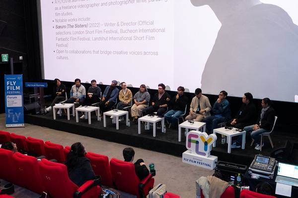 지난 4일 부산 해운대구 영화의전당 소극장에서 ‘FLY’ 영화제 포럼이 열려 참석자들이 사업 참가 소감 등을 말하고 있다.  김태훈 기자