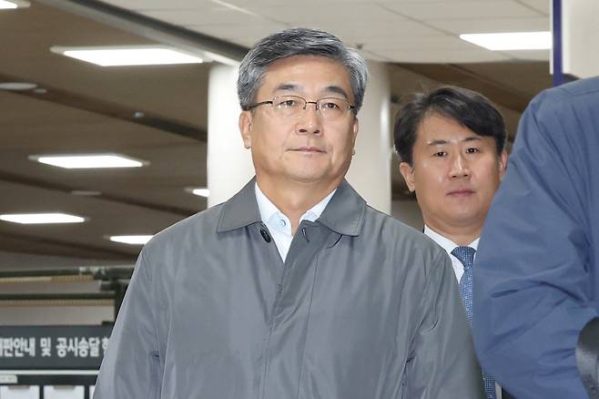 2020년 9월 서해에서 발생한 공무원 피격 사건을 은폐하려 한 혐의로 재판에 넘겨진 서욱 전 국방부 장관이 5일 서울중앙지법에서 열린 결심 공판에 출석하고 있다. 연합뉴스