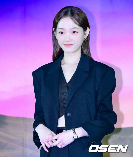 [OSEN=지형준 기자] 5일 오전 서울 용산구 용산 CGV에서 넷플릭스 시리즈 ‘당신이 죽였다’ 제작발표회가 열렸다.‘당신이 죽였다’는 죽거나 죽이지 않으면 벗어날 수 없는 현실 앞에서 살인을 결심한 두 여자가 예상치 못한 사건에 휘말리며 벌어지는 이야기를 그린 넷플릭스 시리즈다.배우 이유미가 포토타임을 하고 있다. 2025.11.05 /jpnews@osen.co.kr