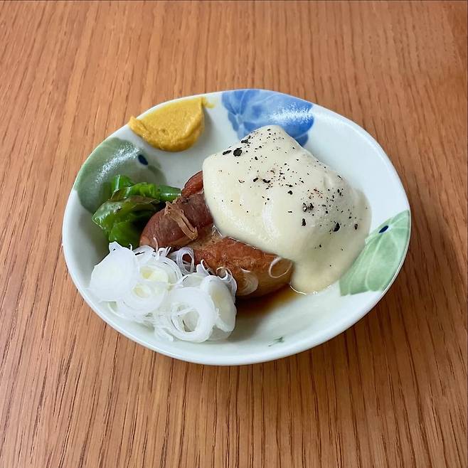 다양한 메뉴를 부담 없는 가격으로 즐기기 좋은 대흥역의 동휴. 인스타그램 @shindonghue