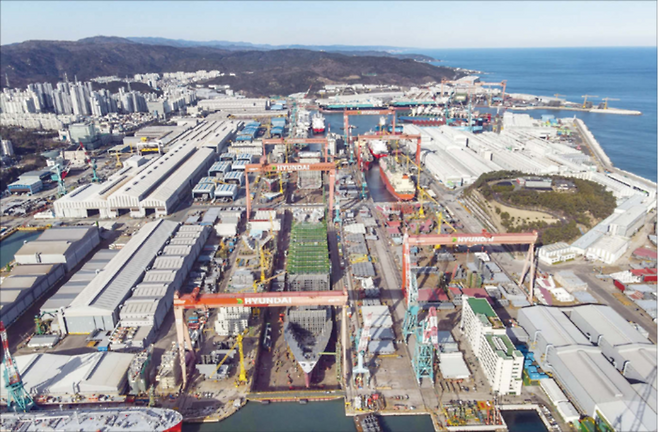 글로벌 조선업 호황으로 HD현대 조선 부문 실적이 날개를 달았다. 사진은 HD현대중공업 울산조선소 전경. (HD현대 제공)
