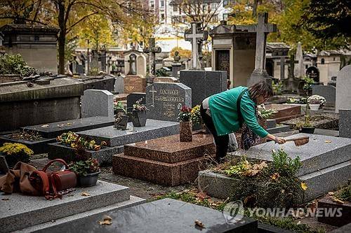 파리 몽마르트르 묘지 [AFP 연합뉴스]