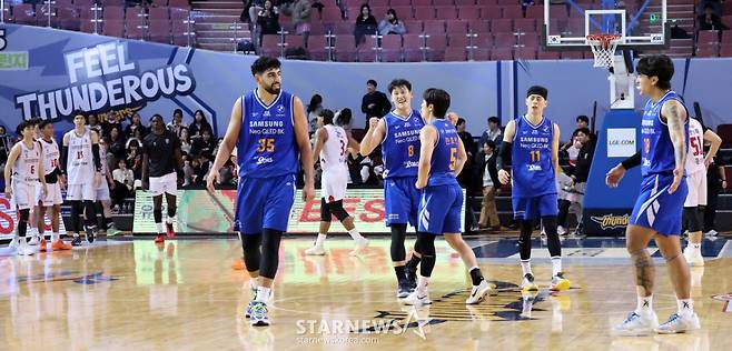 [한번에쓱] 'KBL 잘나가는 1위 정관장 잡은 삼성썬더스' 생생현장