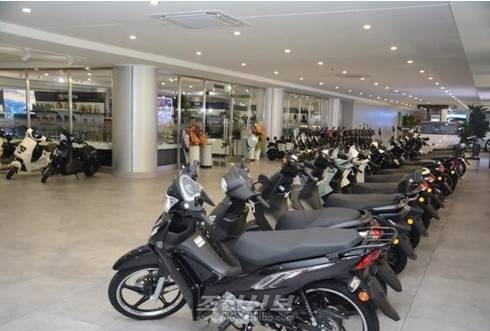 평양 화성지구에서 영업 중인 아미산자동차기술봉사소 (평양 조선신보=연합뉴스) 지난달 28일 재일본조선인총연합회 기관지 조선신보가 8월 평양 화성지구에 문을 연 아미산자동차기술봉사소 시설을 소개했다. 
[국내에서만 사용가능. 재배포 금지. For Use Only in the Republic of Korea. No Redistribution]
    nkphoto@yna.co.kr