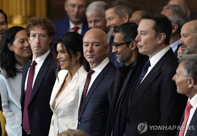 트럼프 취임식의 저커버그, 베이조스, 피차이, 머스크 [EPA 연합뉴스 자료사진 재판매 및 DB 금지]