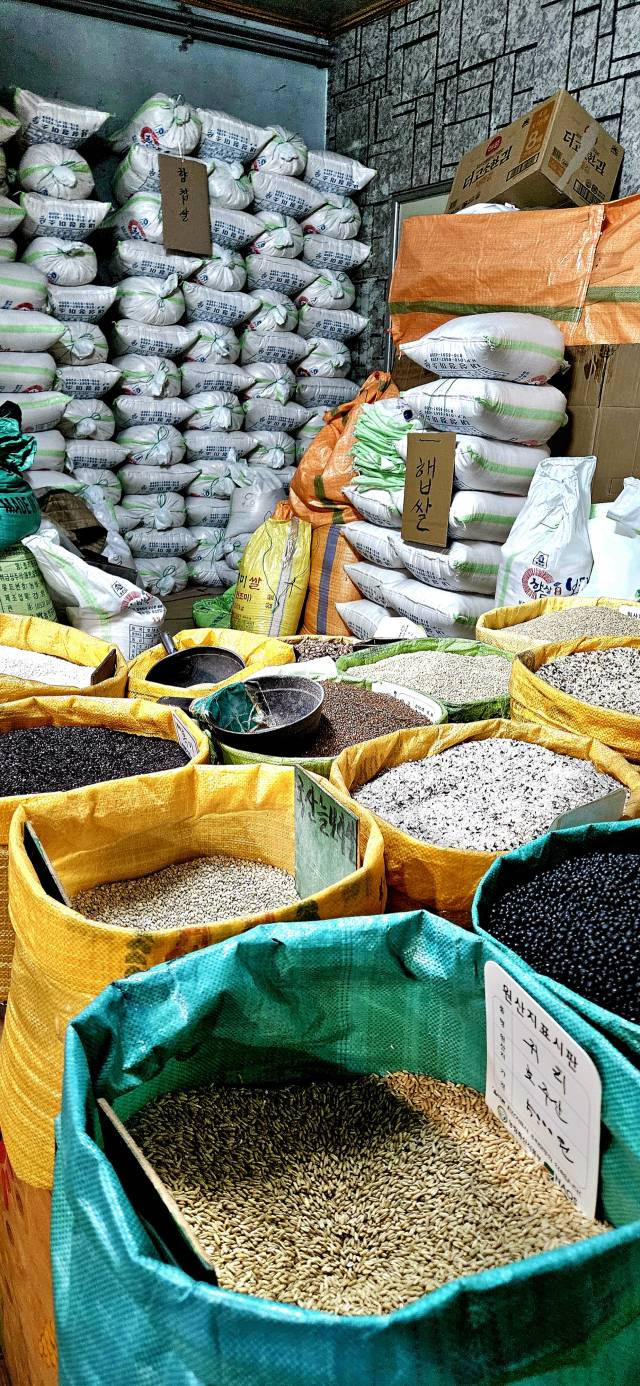 생산자와 소비자, 유통상인이 만족하는 쌀값은 가능할까.