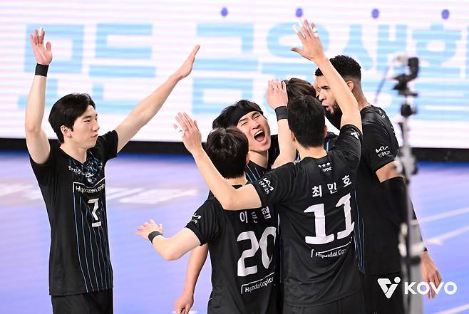 현대캐피탈이 남자부 선두로 올라섰다.(KOVO제공)