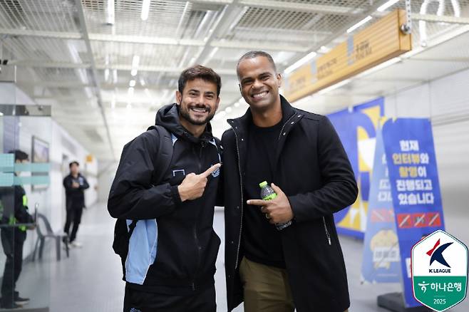대구 세징야와 전 울산 공격수 주니오. 사진제공=한국프로축구연맹