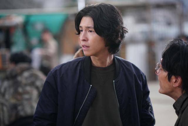 배우 홍경의 차기작 '콘크리트 마켓'이 오는 12월 3일 개봉을 확정했다. 롯데엔터테인먼트 제공