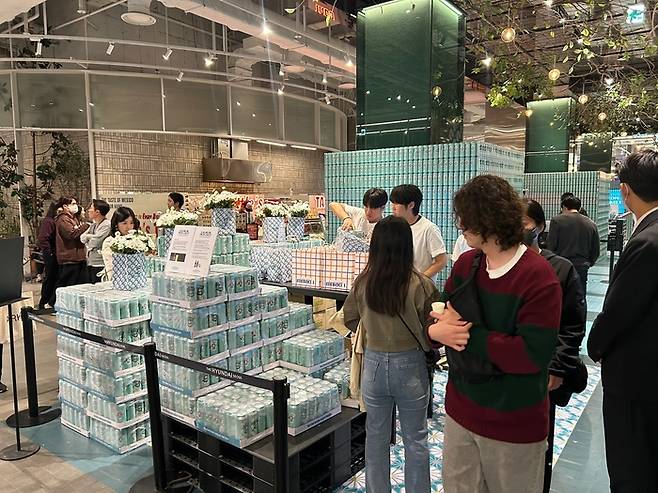 더현대 서울에서 진행 중인 ‘히타치노 네스트 데이지 에일’ 팝업 매장 모습. [변덕호 기자]