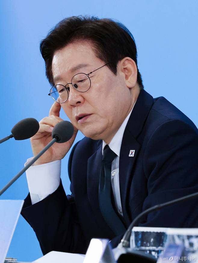 (대전=뉴스1) 김기태 기자 = 이재명 대통령이 7일 오후 대전 유성구 국립중앙과학관에서 열린 다시 과학기술인을 꿈꾸는 대한민국 국민보고회에서 발언하고 있다. 2025.11.7/뉴스1  Copyright (C) 뉴스1. All rights reserved. 무단 전재 및 재배포,  AI학습 이용 금지. /사진=(대전=뉴스1) 김기태 기자