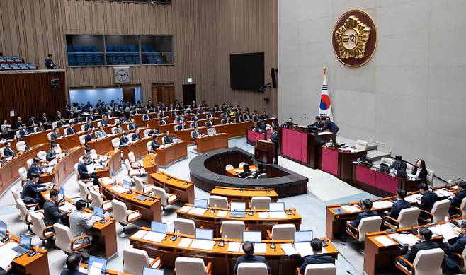 국회 예산결산특별위원회가 지난 6일에 이어 2026년도 예산안에 대한 이틀 차 종합정책질의를 진행한다. 사진은 지난 6일 김민석 국무총리가 서울 여의도 국회에서 열린 제429회국회(정기회) 예산결산특별위원회 제3차 전체회의에서 인사말하고 있는 모습. /사진=뉴스1