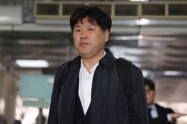 김용 전 민주연구원 부원장이 지난해 11월 28일 서울 서초구 서울중앙지법에서 열린 ‘불법 대선자금 수수’ 관련 2심 결심 공판에 출석하고 있다. [연합]