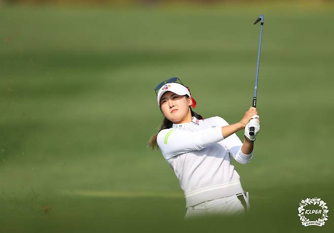 [서울=뉴시스]KLPGA 투어 대보 하우스디 챔피언십 나선 리슈잉. (사진=KLPGA 제공)