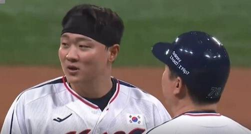 이재원이 3루수가 없었음에도 3루로 뛰지 못했다. 아쉬운 표정의 이재원. (사진=네이버 중계 갈무리)