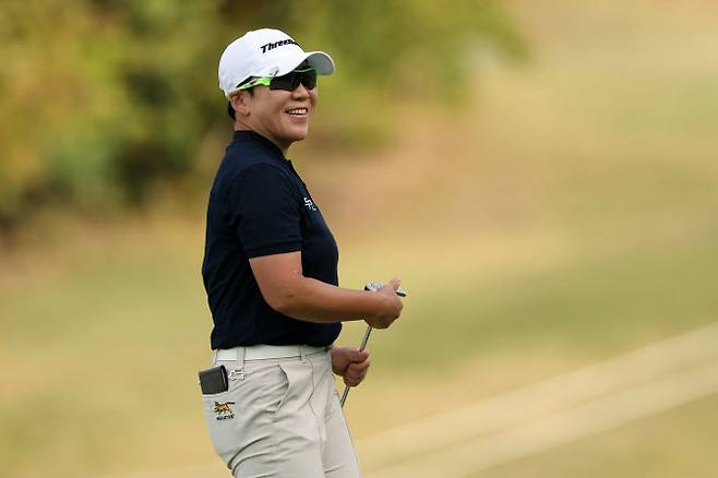 신지애가 7일 일본에서 열린 LPGA 투어 토토재팬 클래식 경기 도중 환하게 웃고 있다. (사진=LPGA/Photo by Lintao Zhang/Getty Images)