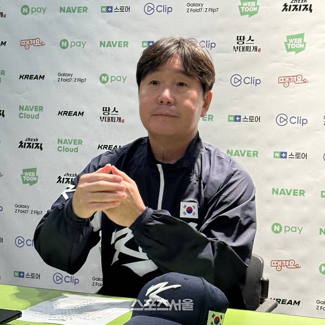 류지현 감독이 경기 전 인터뷰에 임하고 있다. 고척 | 박연준 기자 duswns0628@sportssseoul.com