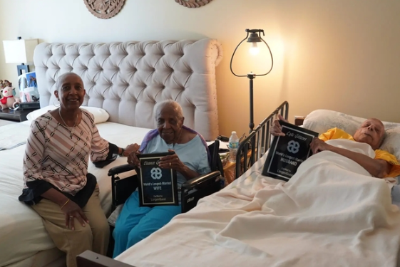 기네스 세계 기록에 등재된 기튼스 부부의 모습. 사진=뉴욕포스트 캡쳐