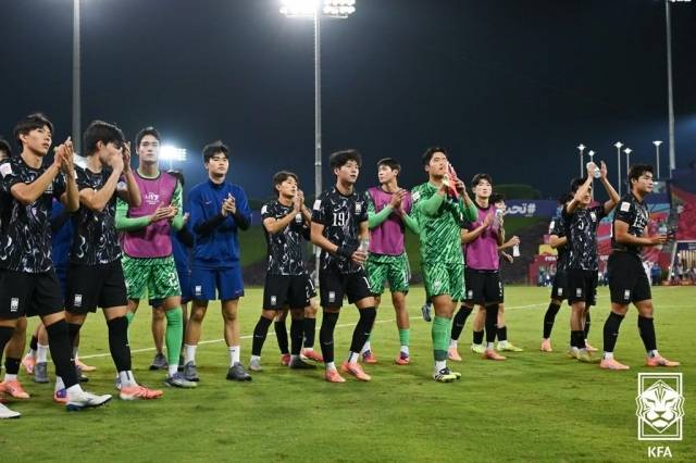 백기태 감독이 이끈 대한민국 U17 축구대표팀은 8일(한국시간) 카타르 알라이얀의 아스피아어존 피치4에서 열린 스위스와의 2025 FIFA U17 카타르 월드컵 조별리그 F조 2차전에서 0-0 무승부를 거뒀다. 사진=대한축구협회 제공