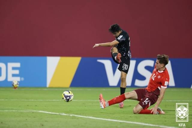 대한민국 공격의 시작을 알린 남이안의 슈팅은 아쉽게도 골문 옆으로 지나갔다. 사진=대한축구협회 제공