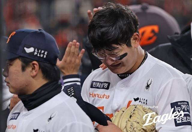 이번 가을야구에서 웃지 못한 김서현. 사진=한화 제공