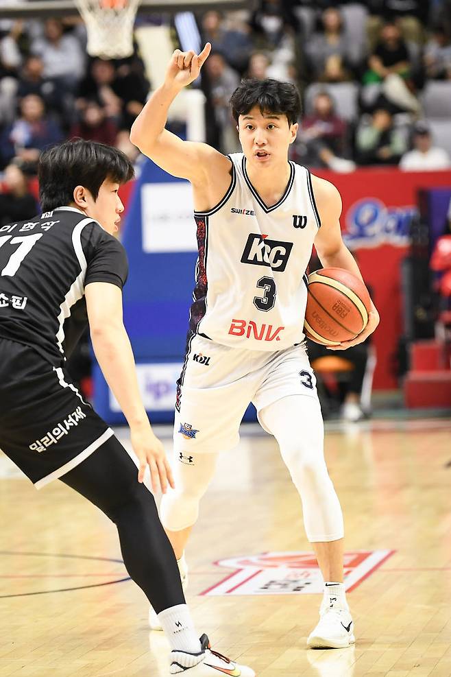 [서울=뉴시스] 프로농구 부산 KCC 허웅. (사진=KBL 제공) *재판매 및 DB 금지