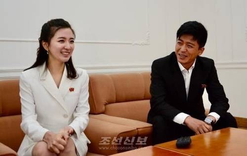 북한 영화 '72'시간의 주연배우 리윤경(왼쪽)과 최현 (평양 조선신보=연합뉴스) 재일본조선인총연합회 기관지 조선신보는 지난 3일 북한 영화 '72시간'의 주연 배우 리윤경과 최현을 인터뷰했다. 2025.11.3
    [국내에서만 사용가능. 재배포 금지. For Use Only in the Republic of Korea. No Redistribution]
    nkphoto@yna.co.kr