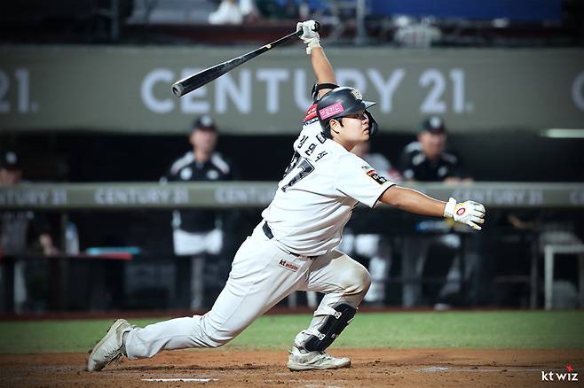 김민석이 타격에 임하고 있다. 사진 | KT 위즈