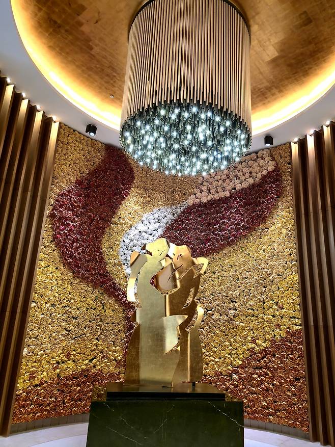 베네딕토 카브레라 작품 ‘트윈스/사벨’