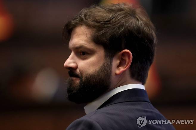 8일(현지시간) 볼리비아 대통령 취임식 참석한 가브리엘 보리치 칠레 대통령 [라파스 AFP=연합뉴스. 재판매 및 DB 금지]