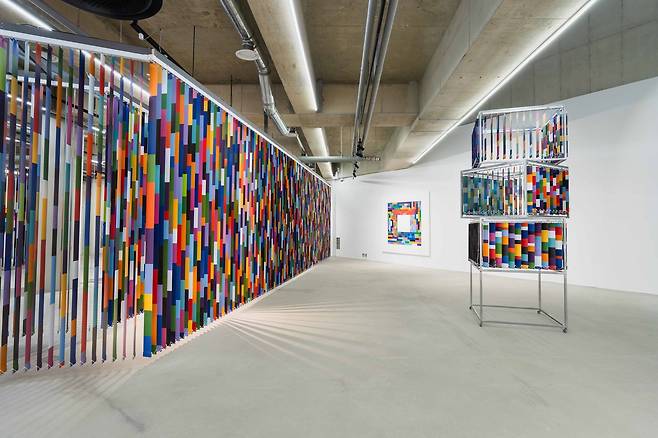 권기수 '색죽, 비선'전 전시 전경 (사비나미술관 제공)