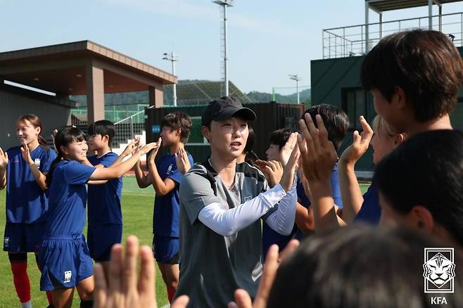 여자 19세 이하(U19) 대표팀 박윤정 감독. (대한축구협회 제공)