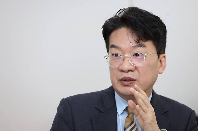 정성윤 통일연구원 선임연구위원