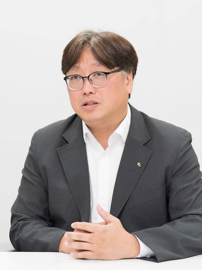 10일 서울 영등포구 교직원공제회에서 만난 박재만 KB증권 인공지능(AI) 디지털본부장이 본지와 인터뷰하고 있다. AWS 제공